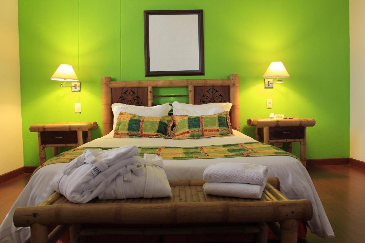 Armenia Hotel Bagian luar foto